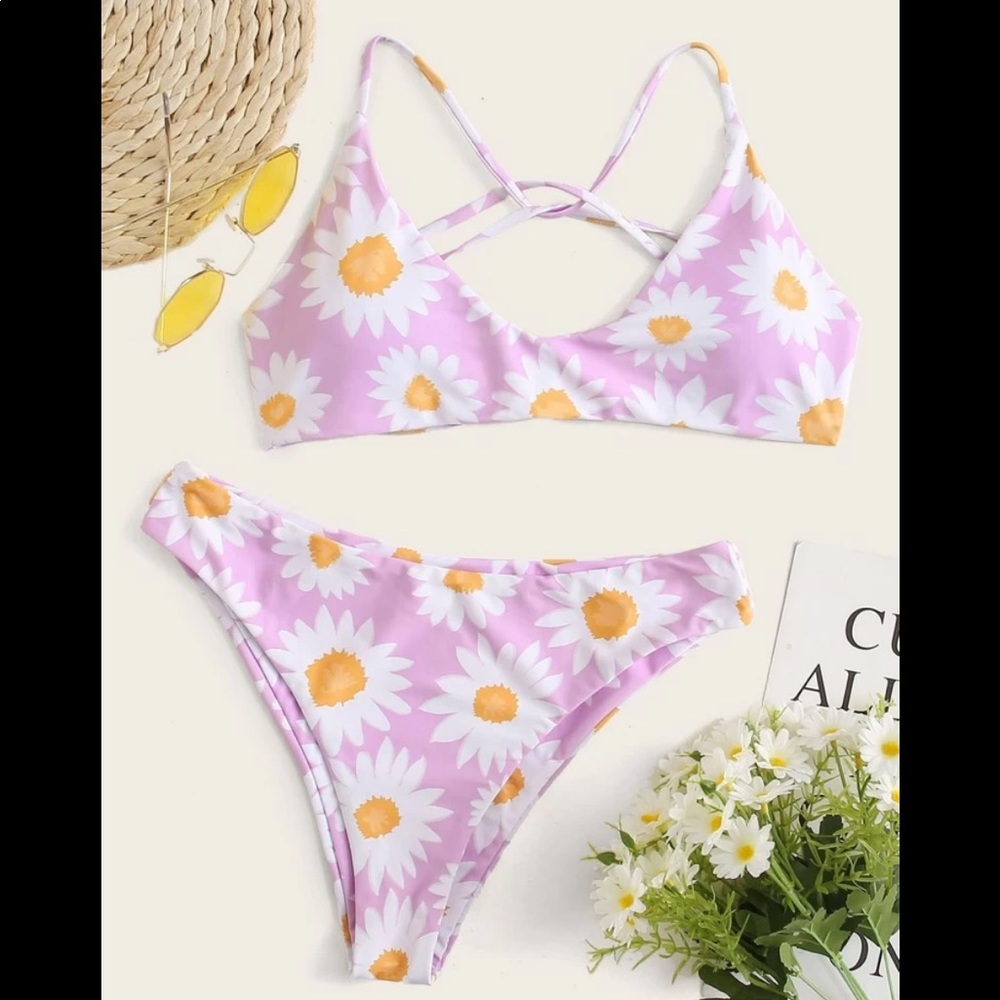 NWOT✨Pastel Daisy Bikini Set | Small
